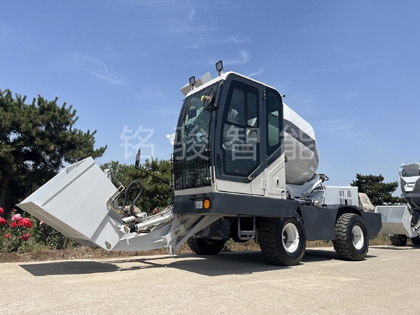 自上料攪拌車(chē)3000